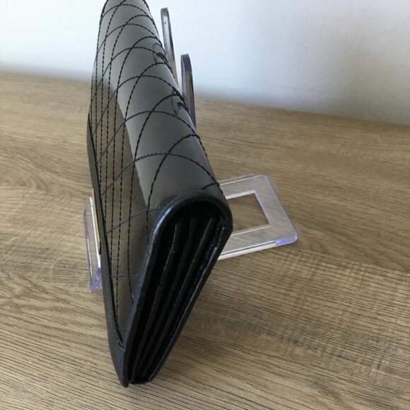 Burberry Black Quilted Patent Leather Long Wallet w/Gold Tone Logo Plate - Picture 3 of 12